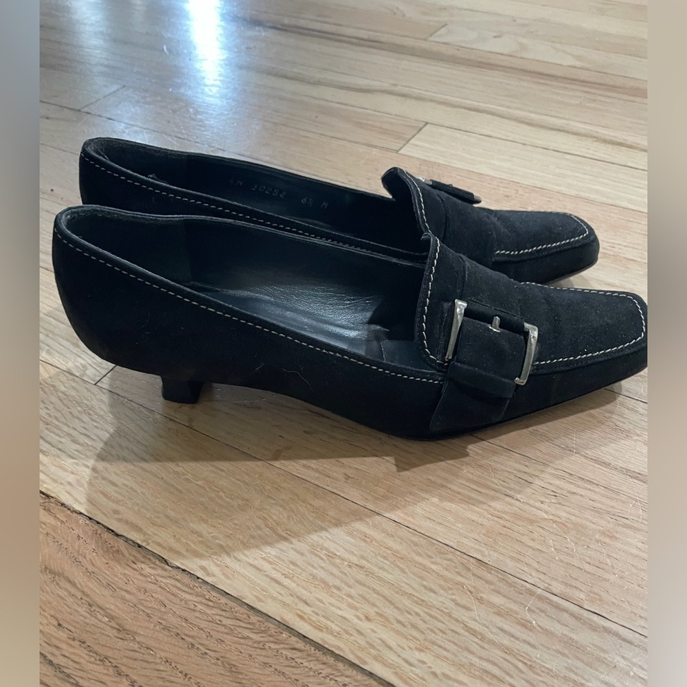 Stuart Weitzman Black Buckle Kitten Heel - Picture 2 of 6